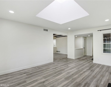 1745 N Holbrook Street - Photo Thumbnail 2