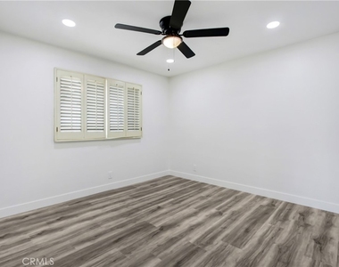 1745 N Holbrook Street - Photo Thumbnail 6