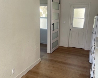 401 Broadway - Photo Thumbnail 7