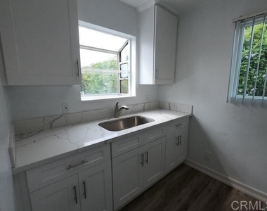 392 Park Way Street - Photo Thumbnail 2