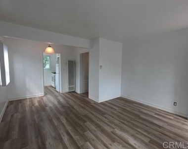 392 Park Way Street - Photo Thumbnail 6