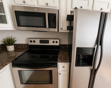 1450 Iris Avenue - Photo Thumbnail 4