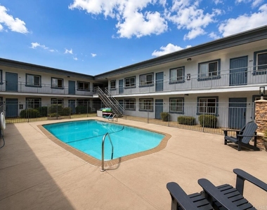 1450 Iris Avenue - Photo Thumbnail 6