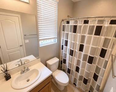 2175 Palo Alto Dr - Photo Thumbnail 4
