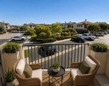2175 Palo Alto Dr - Photo Thumbnail 2