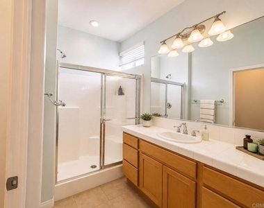 2175 Palo Alto Dr - Photo Thumbnail 6