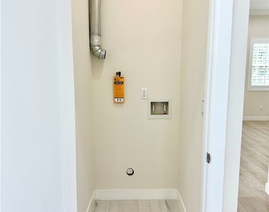 610 N Hidalgo Avenue - Photo Thumbnail 4