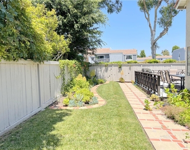 17 Fallbrook - Photo Thumbnail 19