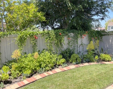 17 Fallbrook - Photo Thumbnail 18