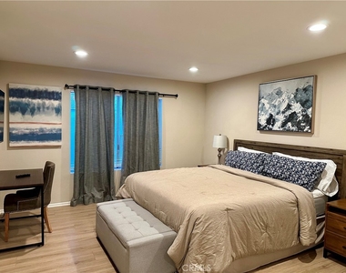 17 Fallbrook - Photo Thumbnail 8
