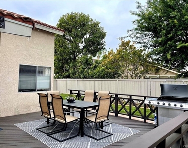 17 Fallbrook - Photo Thumbnail 15
