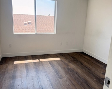 1245 N New Hampshire Ave #3 - Photo Thumbnail 3