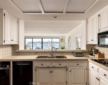 1214 E Balboa Boulevard - Photo Thumbnail 9