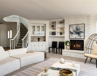 1214 E Balboa Boulevard - Photo Thumbnail 15