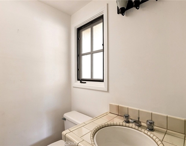 1214 E Balboa Boulevard - Photo Thumbnail 38