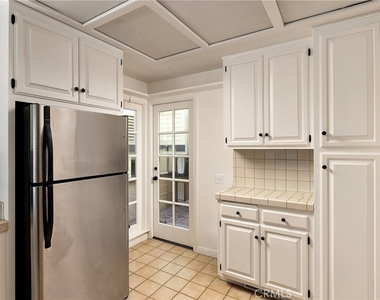 1214 E Balboa Boulevard - Photo Thumbnail 10