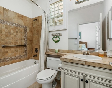 60585 Desert Rose Drive - Photo Thumbnail 7