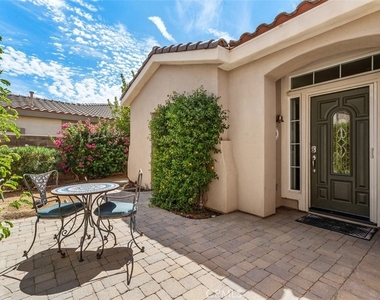 60585 Desert Rose Drive - Photo Thumbnail 4