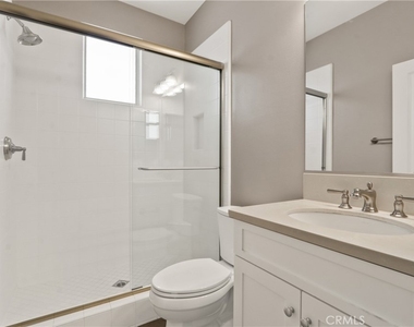 73 Nassau - Photo Thumbnail 5
