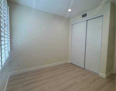 2692 Dunstan - Photo Thumbnail 13