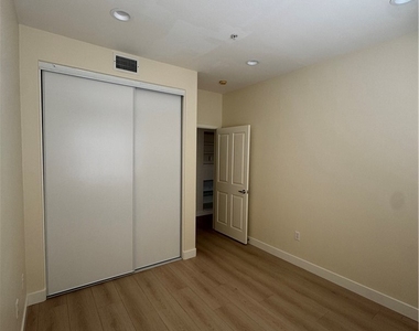 2692 Dunstan - Photo Thumbnail 7