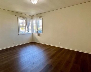 25 Elder Avenue - Photo Thumbnail 13