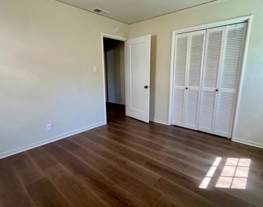 25 Elder Avenue - Photo Thumbnail 18