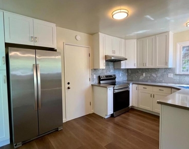 25 Elder Avenue - Photo Thumbnail 10
