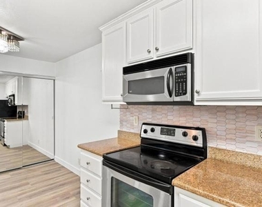 2695 Somerset Park Circle - Photo Thumbnail 7