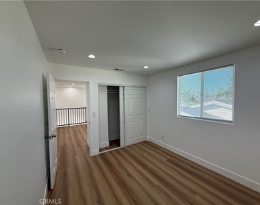 2808 Exposition Pl - Photo Thumbnail 9