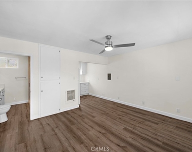326 N Coast - Photo Thumbnail 4
