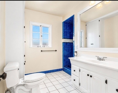 976 S Coast Highway - Photo Thumbnail 12