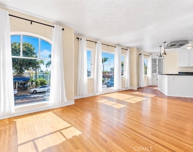 976 S Coast Highway - Photo Thumbnail 7
