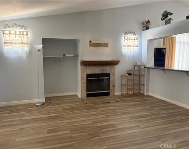 3390 Cambria Court - Photo Thumbnail 4