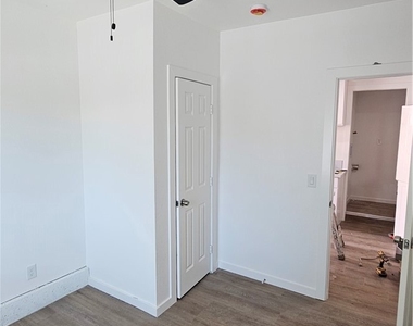 2013 Greenbriar Street - Photo Thumbnail 3