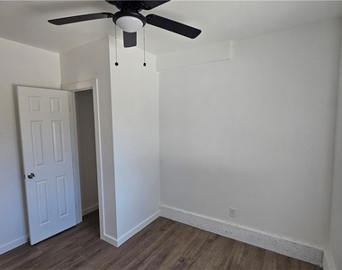 2013 Greenbriar Street - Photo Thumbnail 4