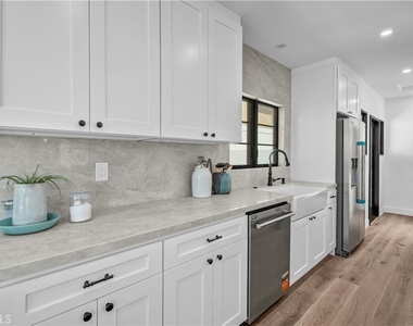 1252 Cordova - Photo Thumbnail 13