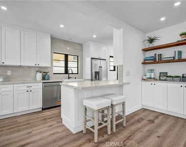 1252 Cordova - Photo Thumbnail 11