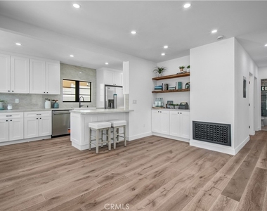 1252 Cordova - Photo Thumbnail 10