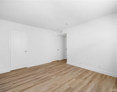 1142 Stanley Avenue - Photo Thumbnail 13
