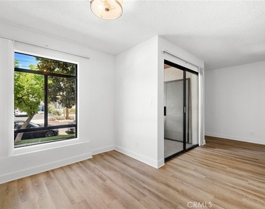 1142 Stanley Avenue - Photo Thumbnail 8