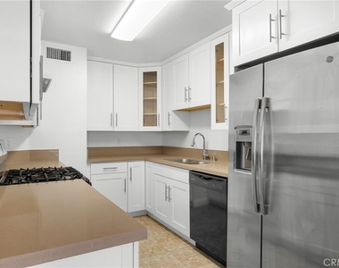 1142 Stanley Avenue - Photo Thumbnail 9