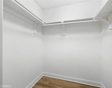 1142 Stanley Avenue - Photo Thumbnail 14