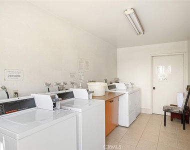 1142 Stanley Avenue - Photo Thumbnail 21