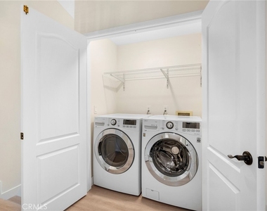 918 E Harvard Street - Photo Thumbnail 16