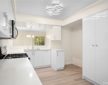 918 E Harvard Street - Photo Thumbnail 6