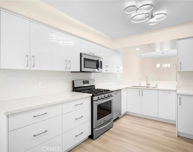 918 E Harvard Street - Photo Thumbnail 7