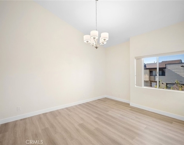 918 E Harvard Street - Photo Thumbnail 14