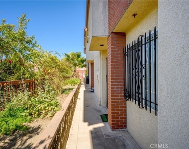 918 E Harvard Street - Photo Thumbnail 10