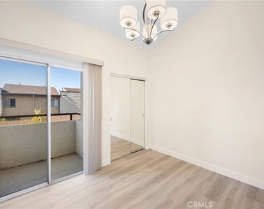 918 E Harvard Street - Photo Thumbnail 20